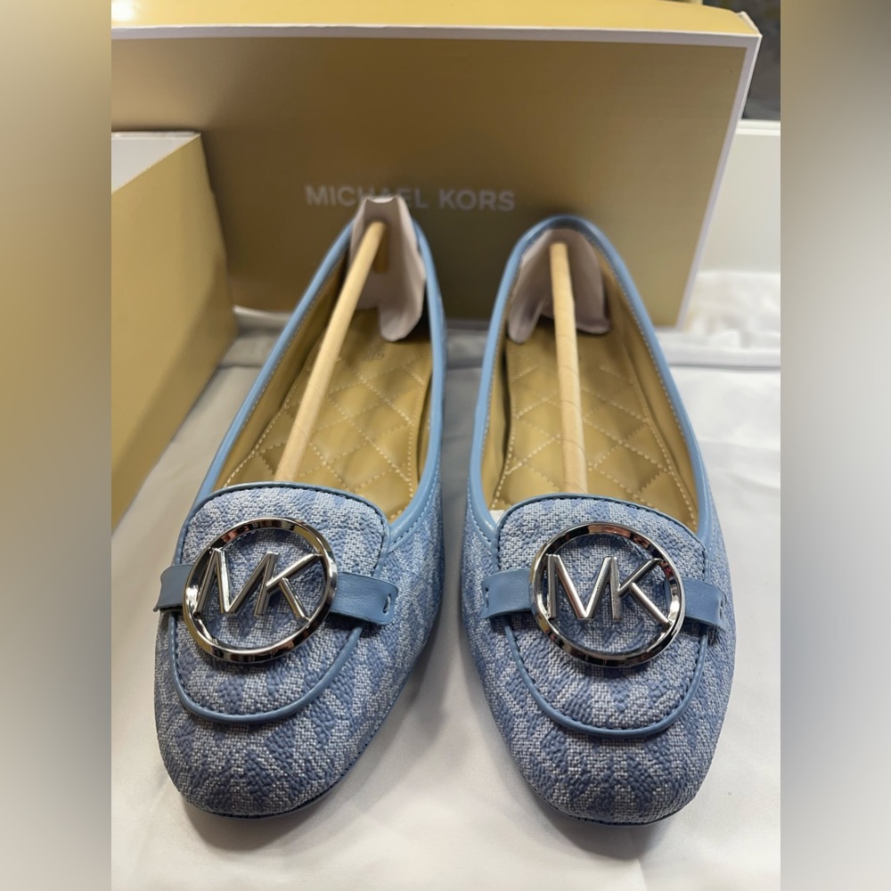 Michael kors size 8 !!NEW!!